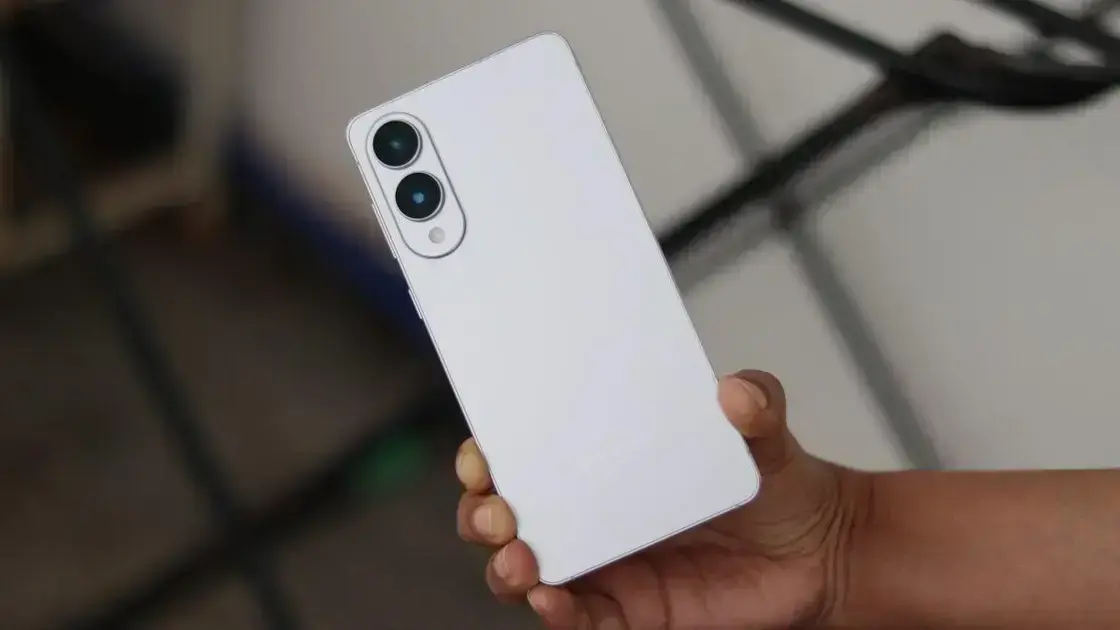 Galaxy S26 Edge: Um vislumbre do design que pode rivalizar com o iPhone 17 1 Galaxy S26 Edge: Um vislumbre do design que pode rivalizar com o iPhone 17