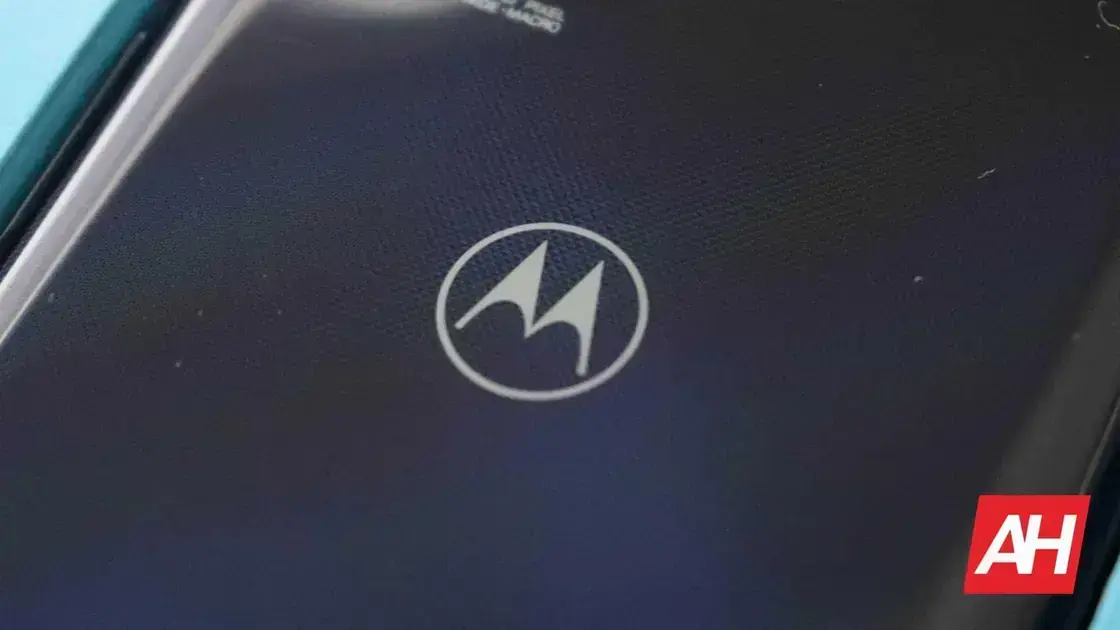 Motorola inicia a atualização para Android 16 em modelos selecionados