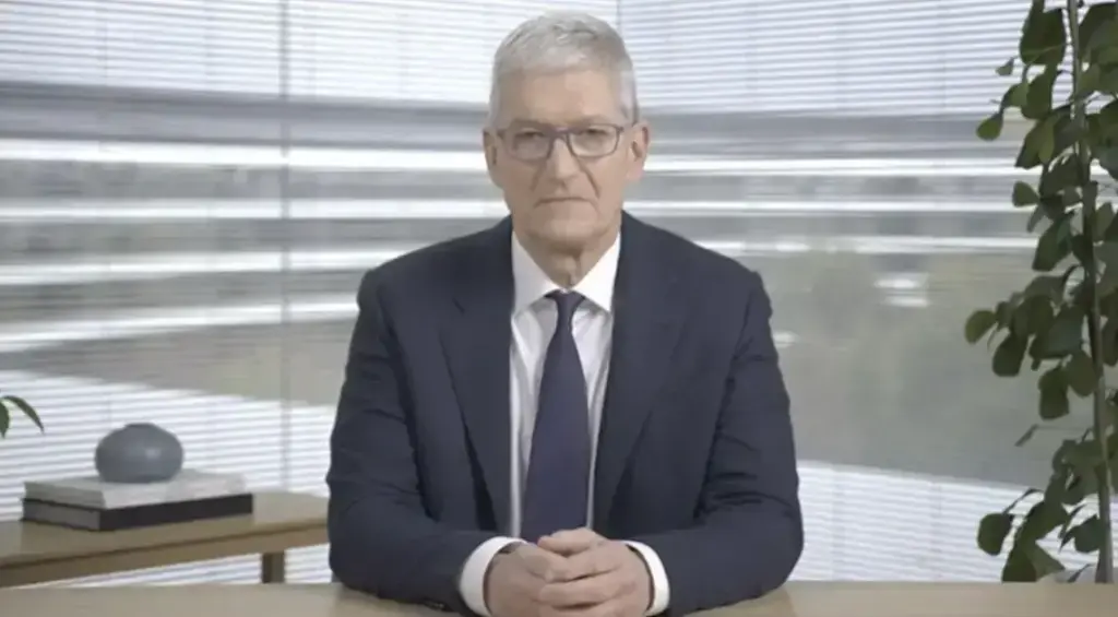 NLRB desiste de alegações contra Tim Cook por e-mail sobre vazamentos