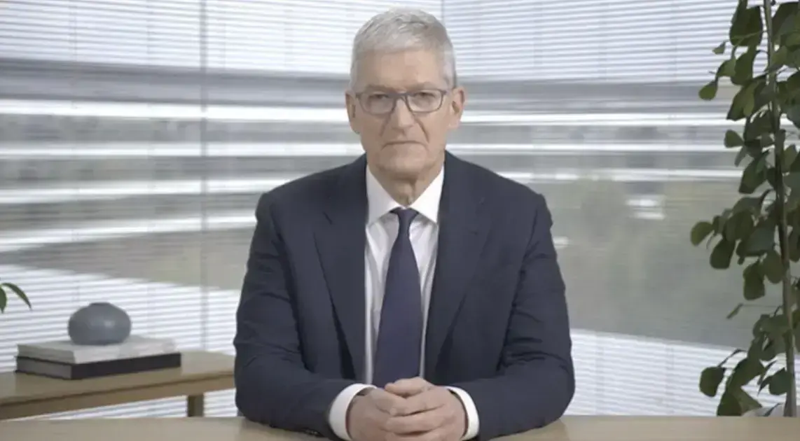 NLRB desiste de alegações contra Tim Cook por e-mail sobre vazamentos