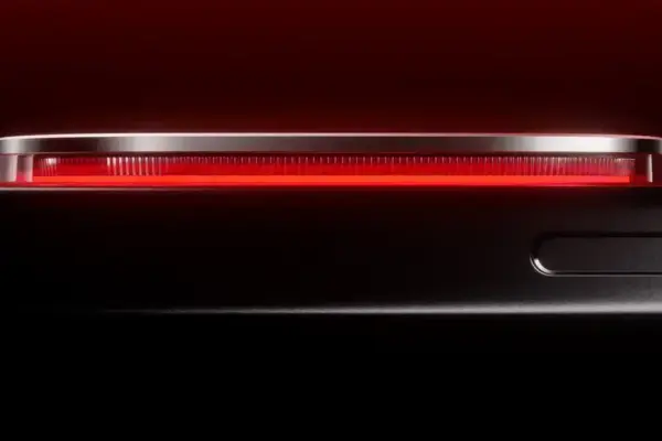 Novo iQOO 15 chega com Snapdragon 8 Elite Gen 5 e LEDs na câmera