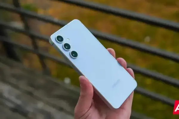 One UI 8 chega oficialmente ao Galaxy S24 FE e A56 com recursos incríveis