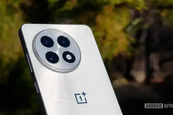 OnePlus se destaca como o primeiro a lançar smartphone com Snapdragon 8 Gen 5