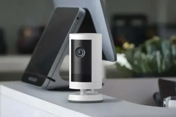 Ring Outdoor Cam Plus atinge preço histórico de apenas R$69,99!