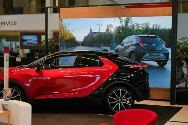 Samsung amplia parceria com Toyota para soluções de sinalização digital