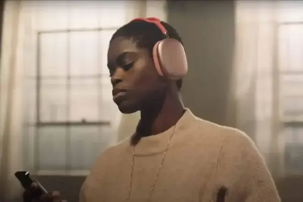 Apple lança atualização de firmware 8A358 para AirPods com melhorias