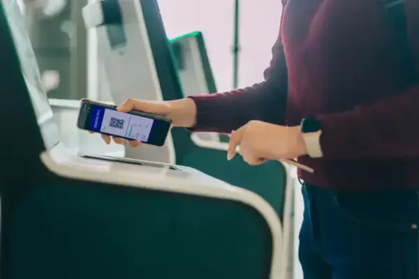 Apple Wallet facilita o embarque com novo formato de passes a partir do iOS 26