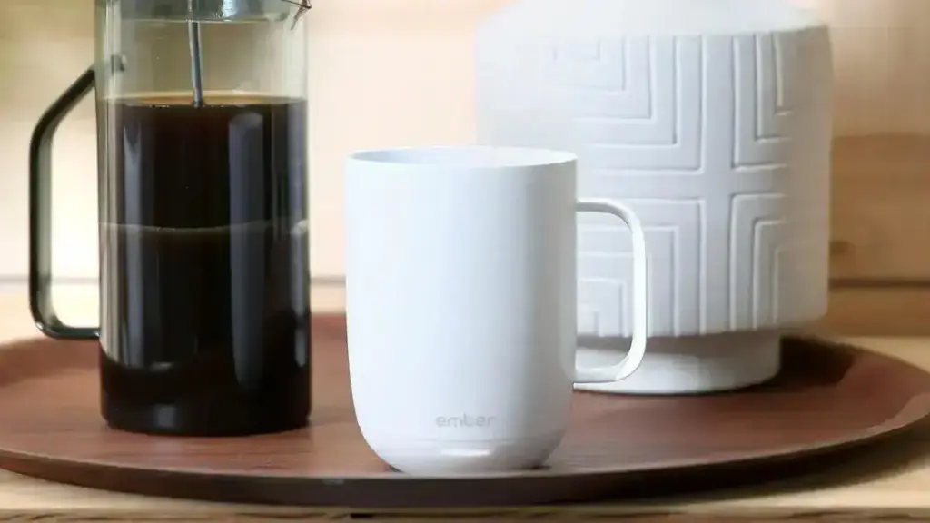 Ember Smart Mug 2: O copo inteligente que mantém seu café quente