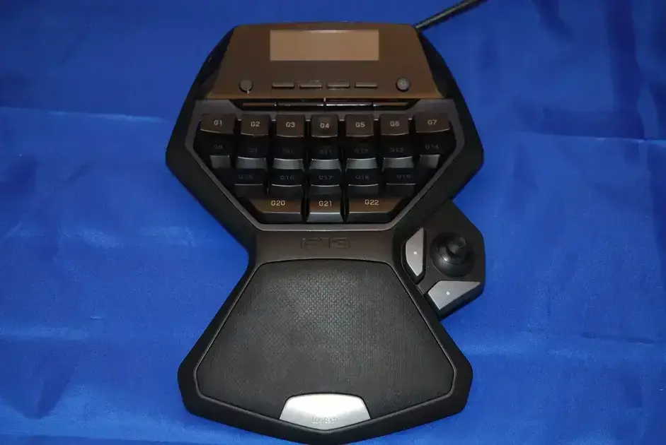 Linux 6.19 trará suporte completo para Logitech G13 após 17 anos