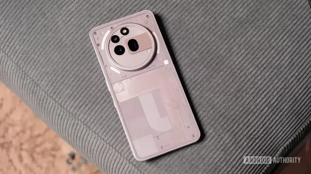 Nothing Phone 3A inclui aplicativos parceiros e gera polêmica