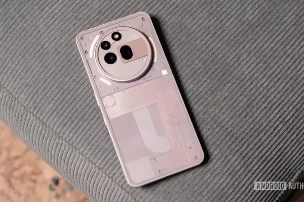 Nothing Phone 3A inclui aplicativos parceiros e gera polêmica