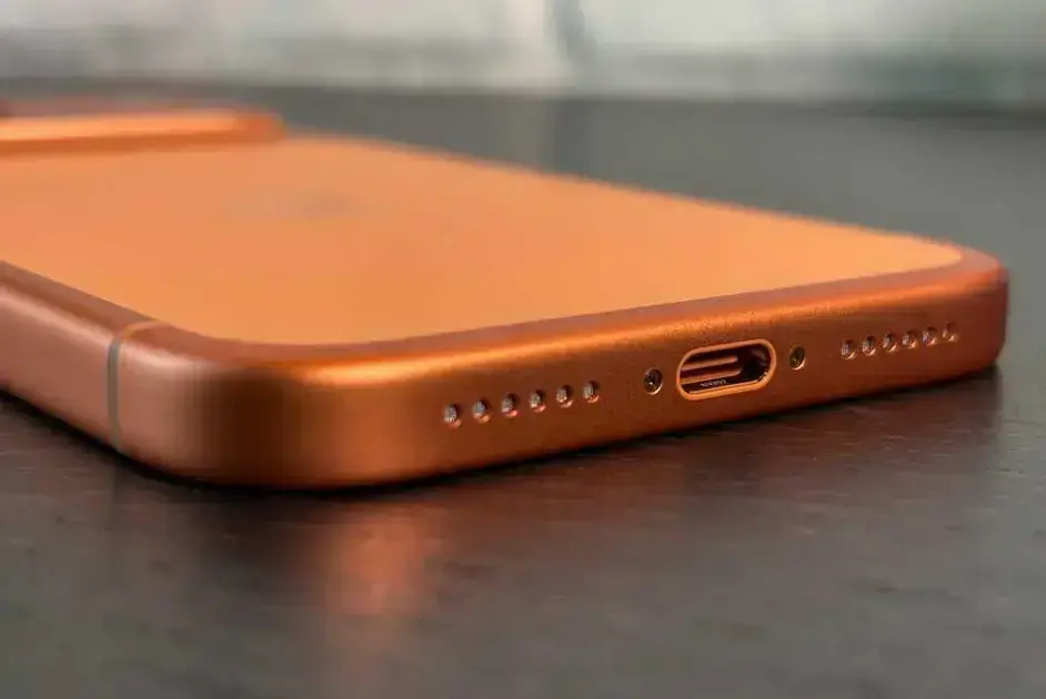 Proteja seu iPhone: Cuidados ao Usar Estações de Carga Públicas