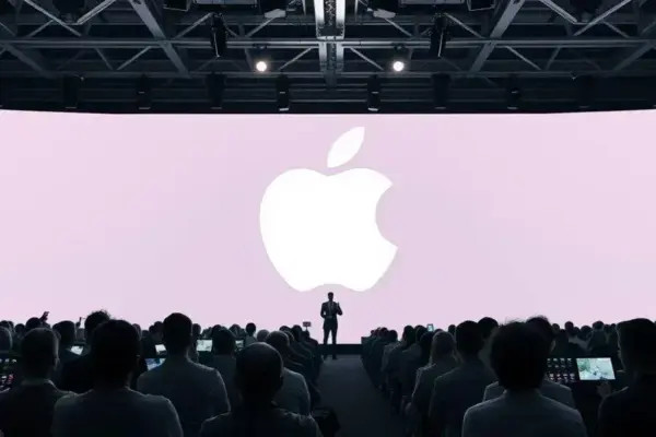 Quem pode substituir Tim Cook na Apple? Conheça o possível sucessor!