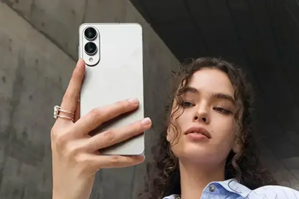 Samsung prepara lançamento de smartphone ultra fino com tela AMOLED 120Hz