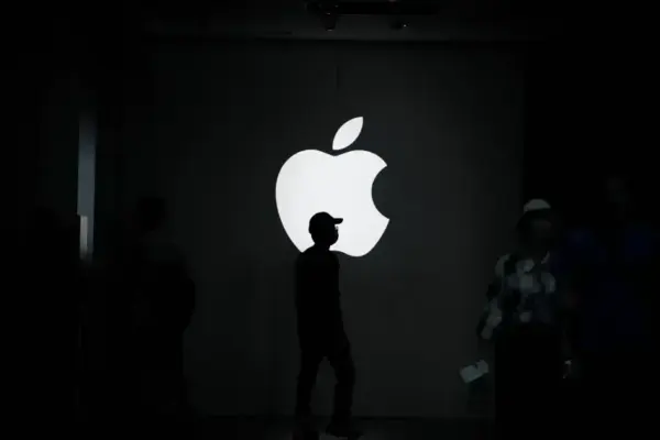 Serviços Apple devem superar a receita da Tesla e Disney até 2026