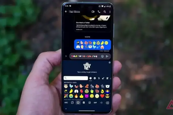 Descubra como usar a divertida ferramenta Emoji Kitchen do Gboard