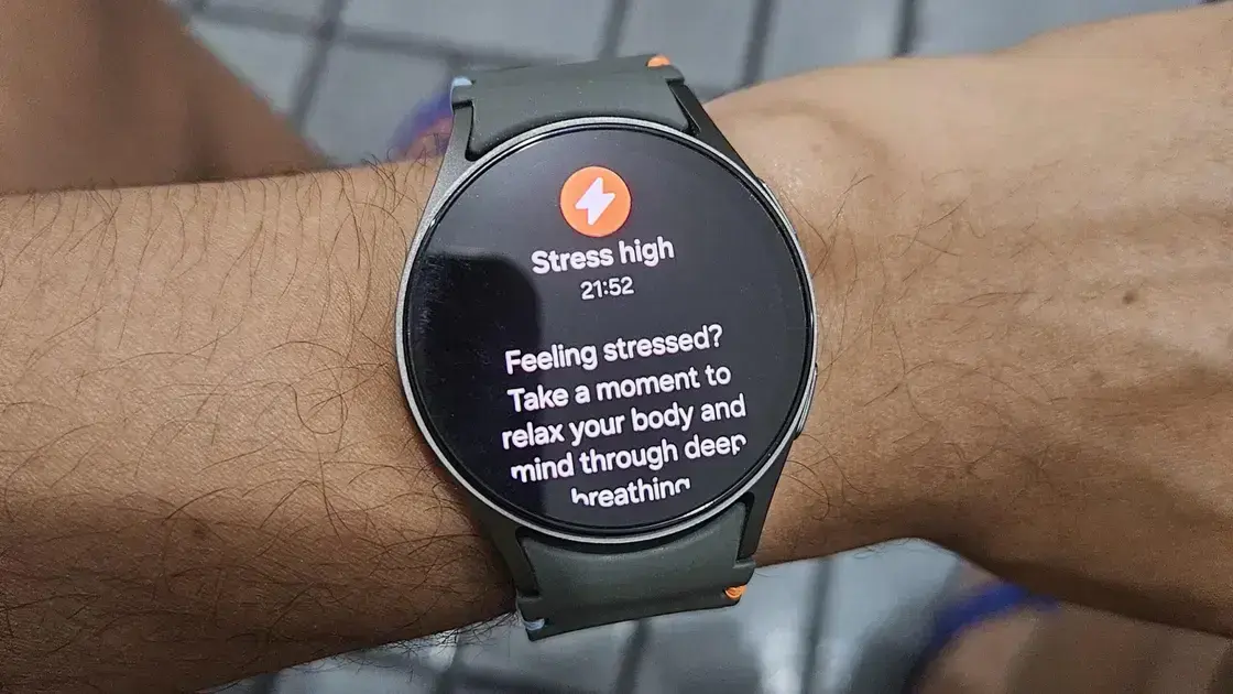 Galaxy Watch enfrenta problemas com notificações de estresse após atualização One UI 8