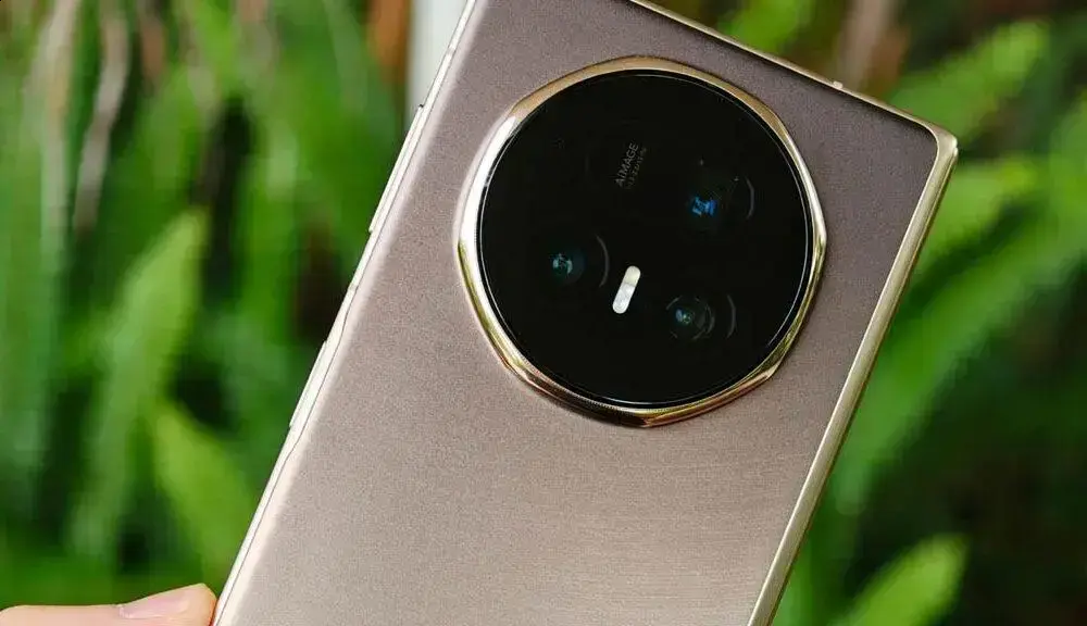 Honor planeja revolução no design dos smartphones dobráveis em 2025
