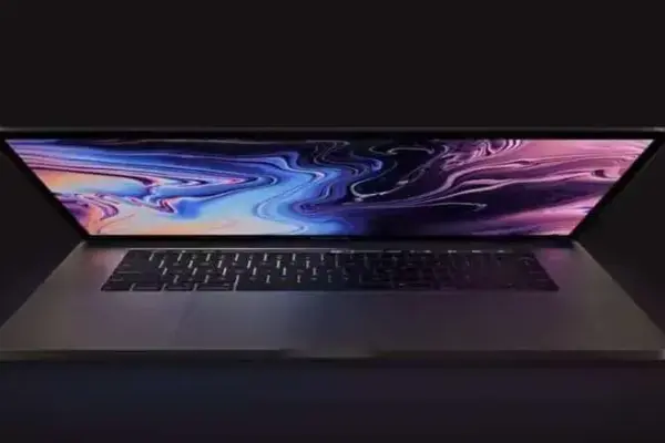 MacBook Pro M5 apresenta problema de creaking, Apple o chama de normal
