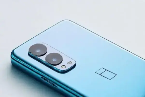 Por que o design da câmera do OnePlus 15 é tão familiar?