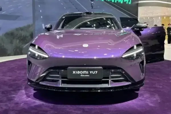 Xiaomi YU7 supera Tesla Model Y com edição especial em roxo