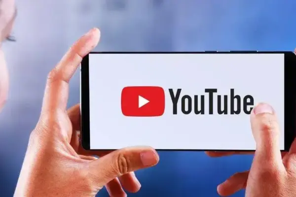 A ascensão dos canais de IA: o novo fenômeno do YouTube