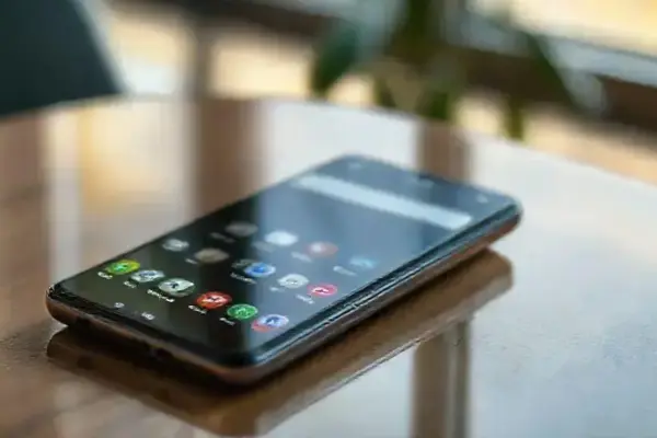 As vantagens e desvantagens do Galaxy Z Flip 7: uma análise completa