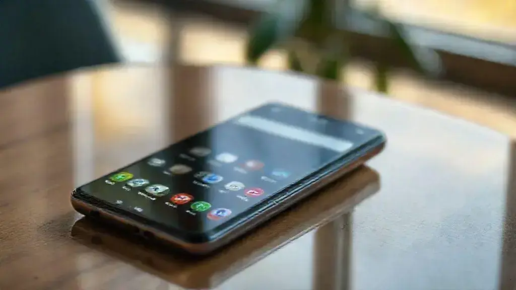 As vantagens e desvantagens do Galaxy Z Flip 7: uma análise completa