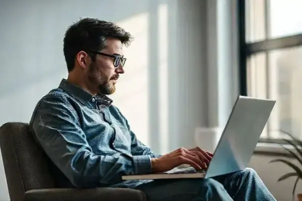 ChatGPT ads: OpenAI planeja priorizar conteúdo patrocinado nas respostas