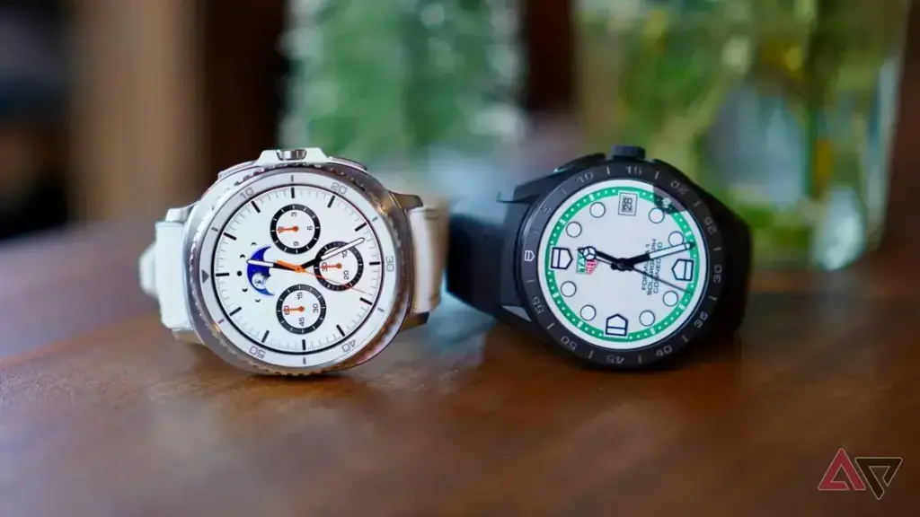 Comparativo: Galaxy Watch 8 Classic vs. Tag Heuer Connected Calibre E5