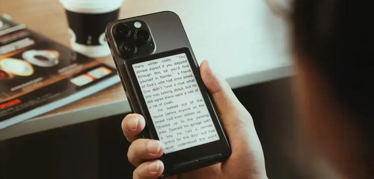 Conheça o Xteink X4: eReader compacto que gruda no seu smartphone por apenas $69 1 Conheça o Xteink X4: eReader compacto que gruda no seu smartphone por apenas $69