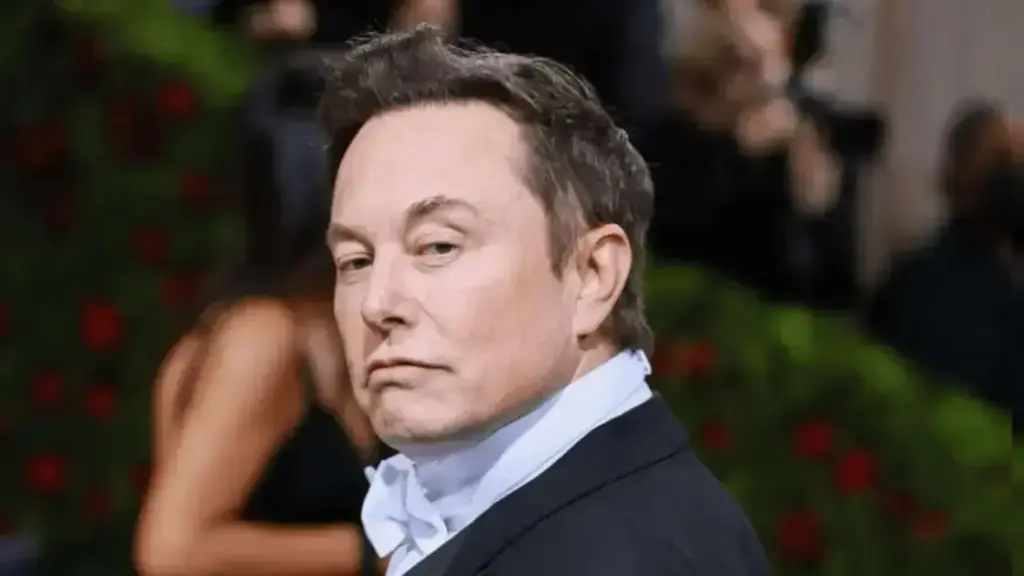 Elon Musk reage a multa de €120 milhões da UE e pede fim da União Europeia
