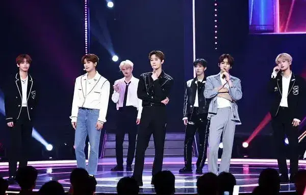 Estrelas de KPop fazem estreia no The Tonight Show com Jimmy Fallon
