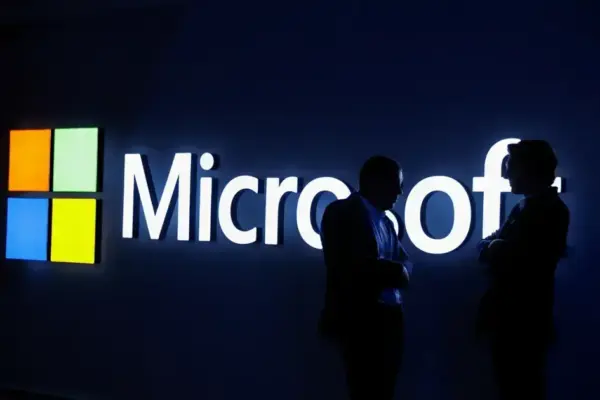 Microsoft enfrenta processo no Reino Unido por práticas de licenciamento