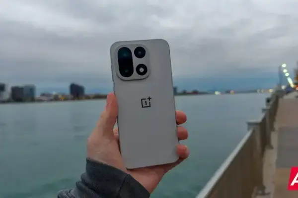 OnePlus 15: Atualização Resolve Problemas de Superaquecimento e Melhora Performance