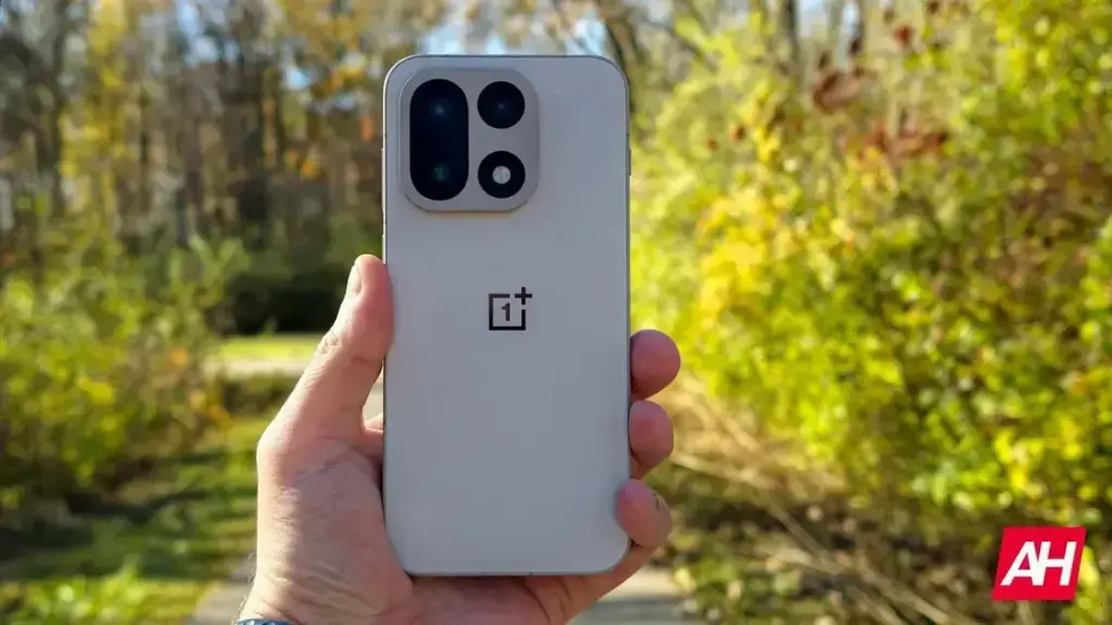 OnePlus 15: Pré-vendas iniciadas, mas sem entregas para o Natal