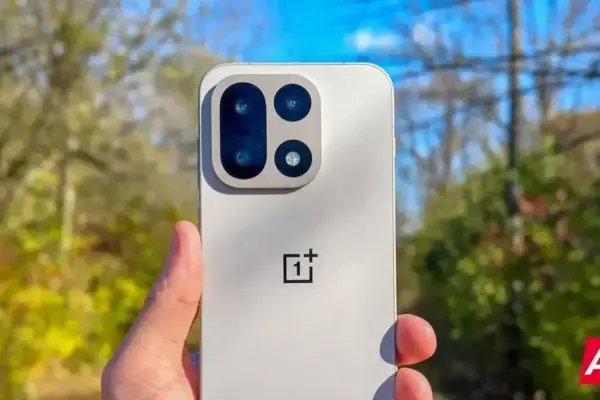 OnePlus confirma bug que bloqueava conteúdo político em sua IA Writer