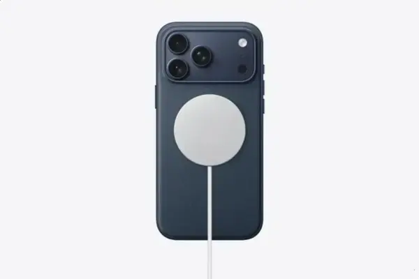 A persistência de ruídos no alto-falante do iPhone 17 durante o carregamento