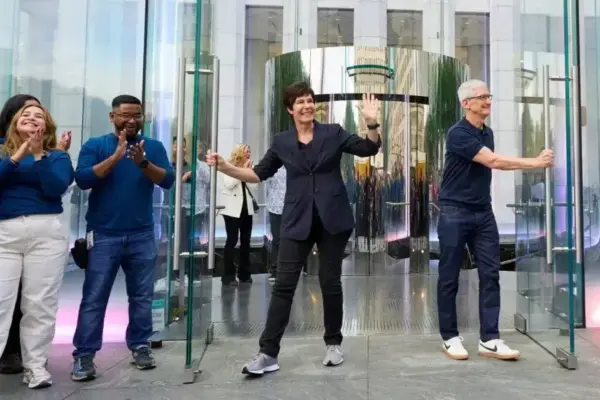 Acompanhando os Ganhos de Tim Cook e da Equipe Executiva da Apple em 2025