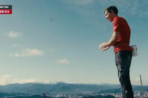 Alex Honnold conquista Taipei 101 em evento ao vivo inspirador pela Netflix