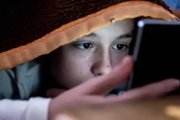 Como a atualização do iOS 26.1 protege seus filhos com controles parentais