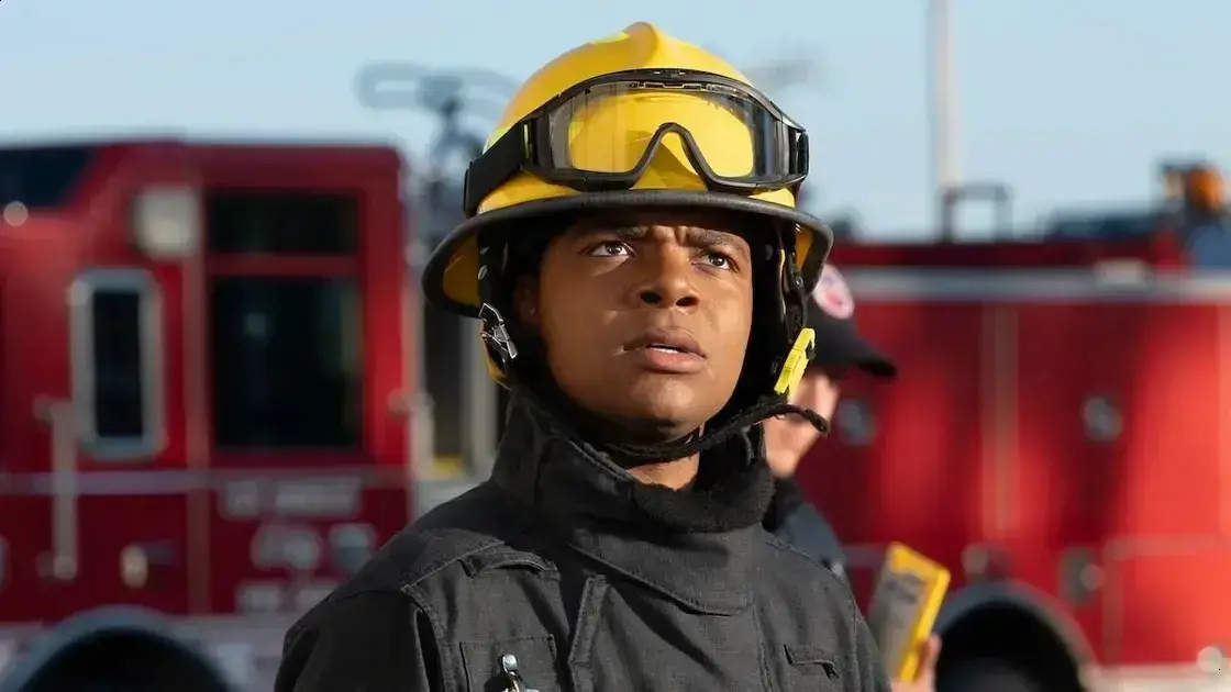Elijah M. Cooper fala sobre a inclusão de Harry na equipe de bombeiros