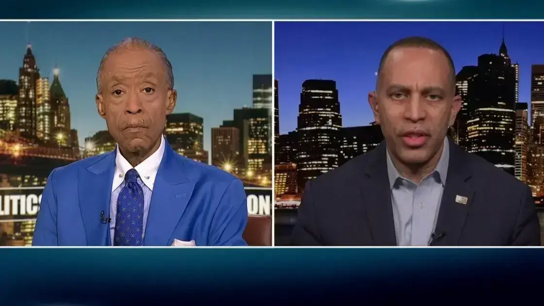 Hakeem Jeffries defende Don Lemon após prisão não justificada por autoridades