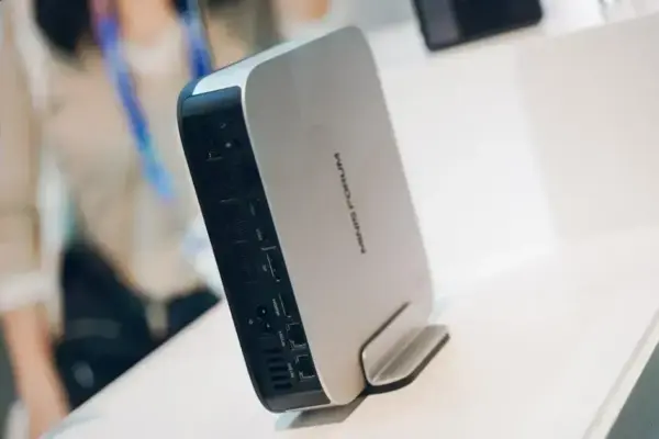 MINISFORUM M2 Pro: O Mini PC que Revoluciona a Performance