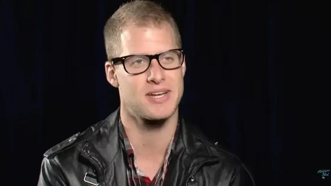 Caleb Flynn, ex-participante do American Idol, é preso por assassinato da esposa 1 Caleb Flynn, ex-participante do American Idol, é preso por assassinato da esposa