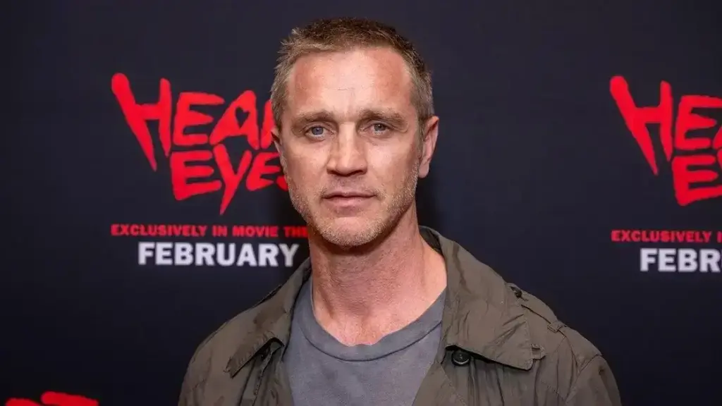 Devon Sawa se junta ao elenco de Coven Academy da Disney