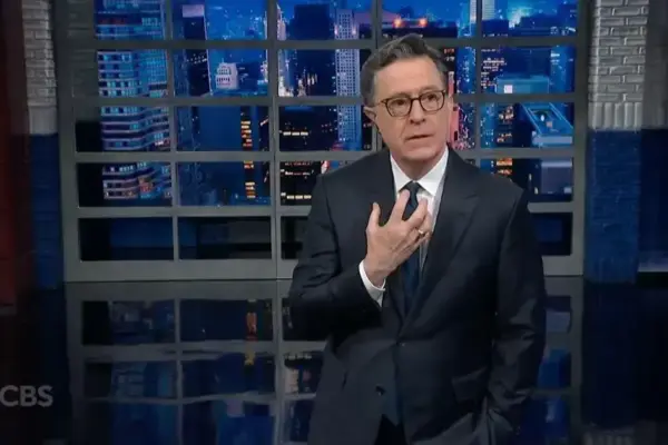 Stephen Colbert elogia prisão de Prince Andrew e critica a justiça americana