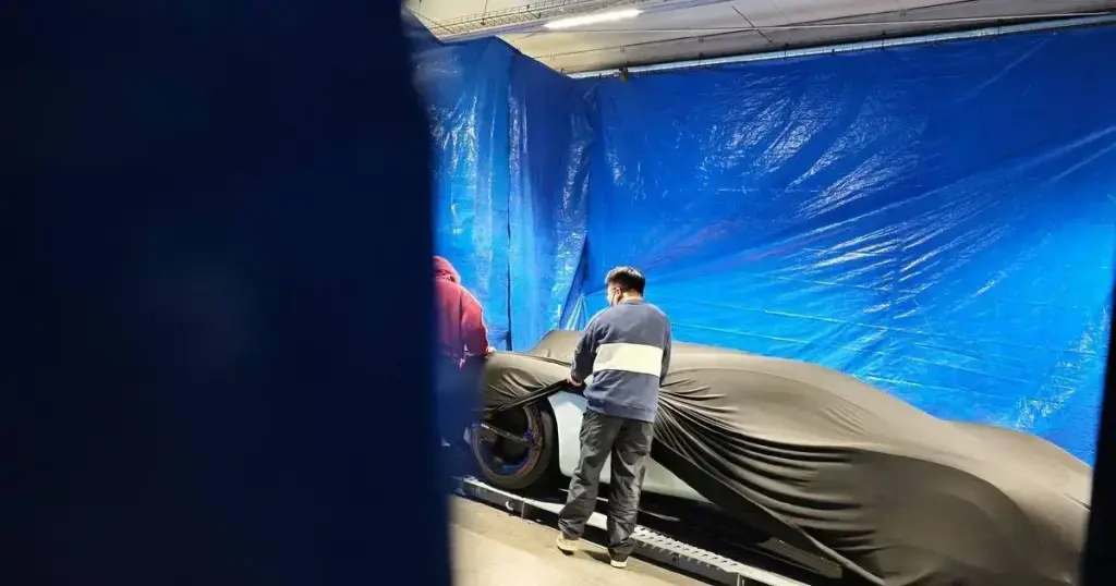 Xiaomi surpreende com supercarro em Barcelona antes do MWC 2026