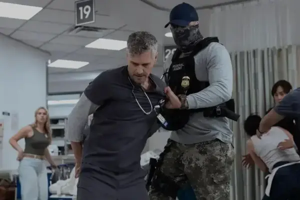 Como ‘The Pitt’ aborda a crise do ICE na saúde brasileira