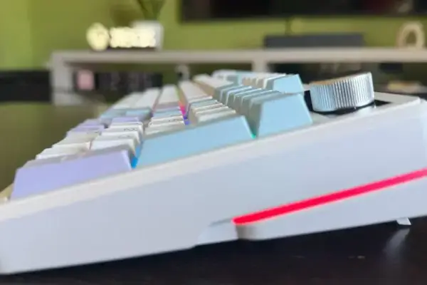 Epomaker TH99 Pro: O Teclado Mecânico Acessível que Surpreende